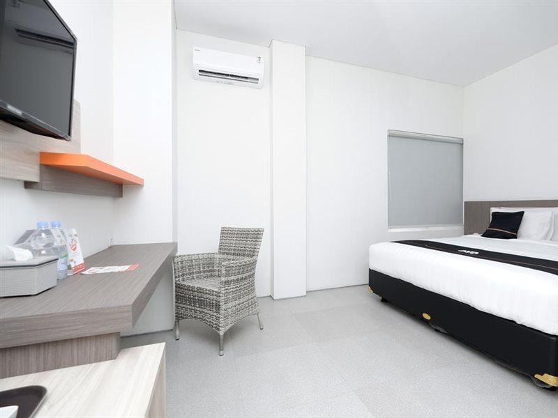 Hotel Oyo 2298 Jebres House Syariah Solo Exterior foto